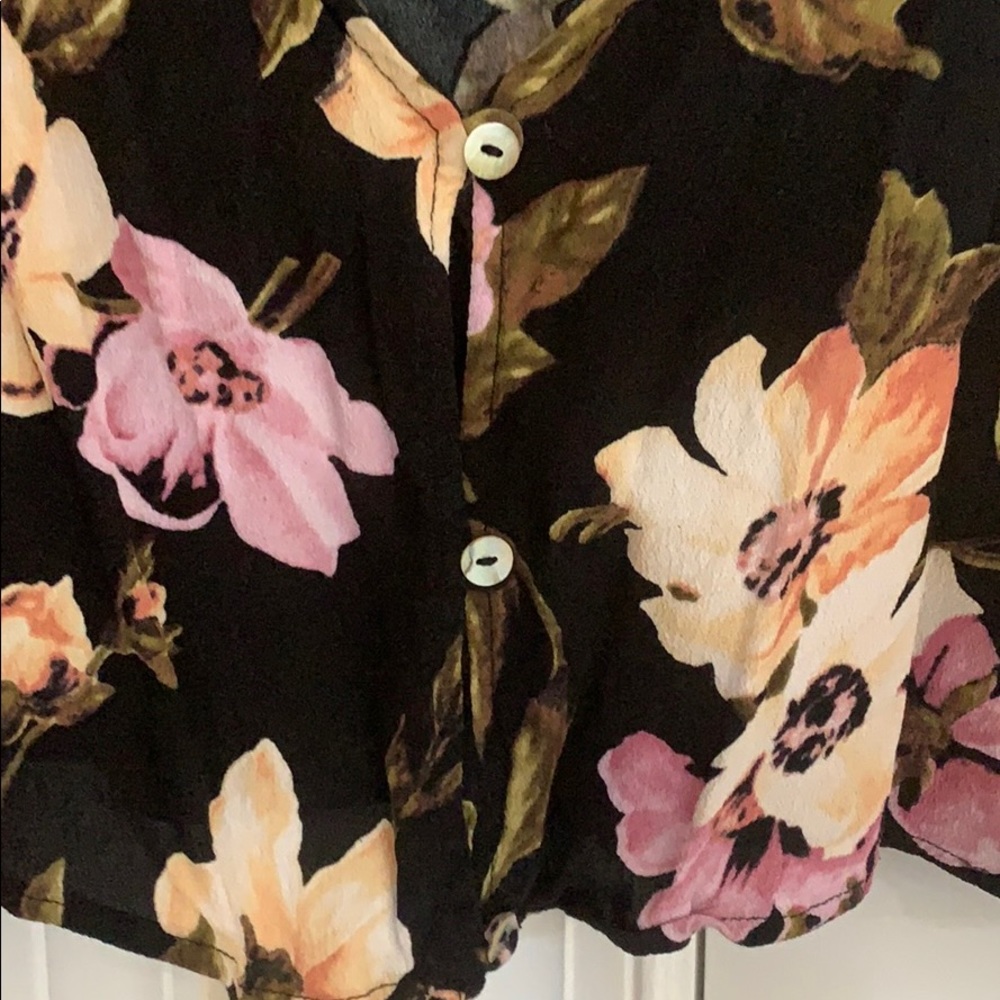 Button down crop top - Picture 3 of 4